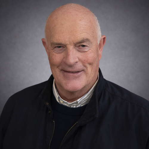 Headshot Ambrose Kealy